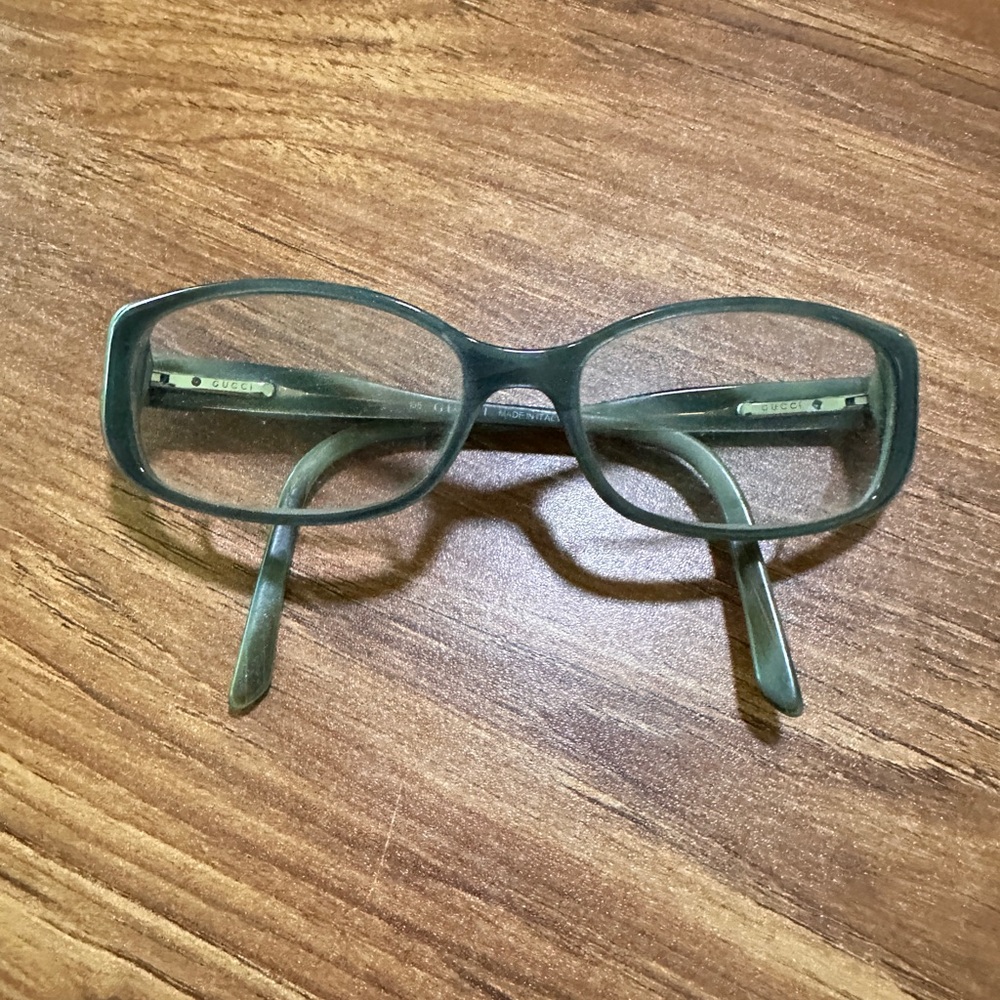 Gucci Green Full-Rimmed Glasses Modern Design